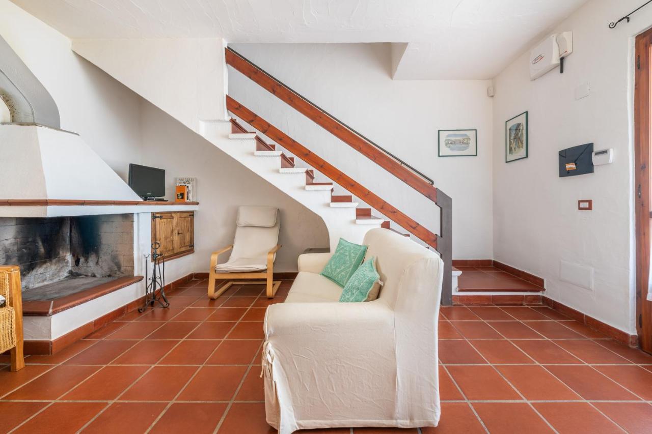 Damiano Holiday House Porto Columbu - Perd'E Sali Bagian luar foto