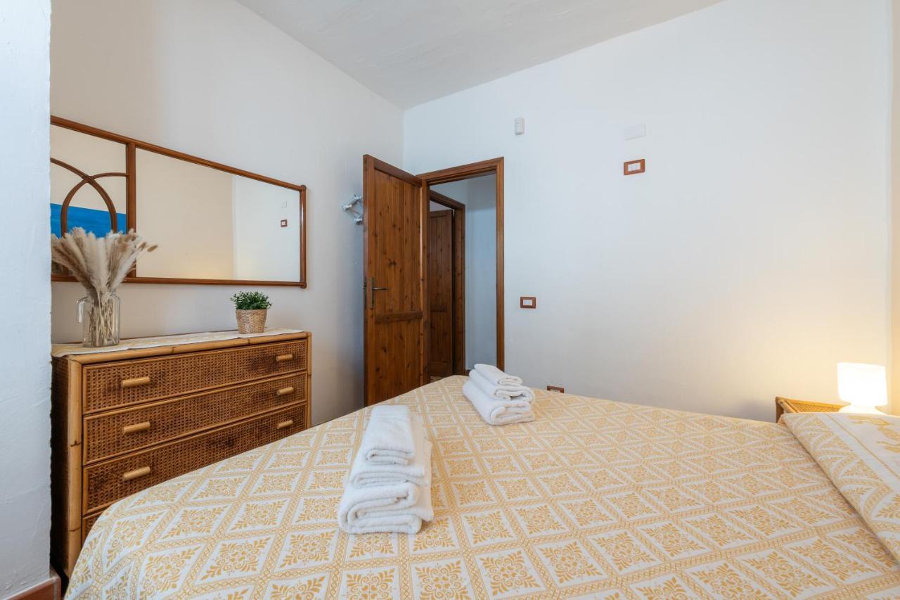 Damiano Holiday House Porto Columbu - Perd'E Sali Bagian luar foto